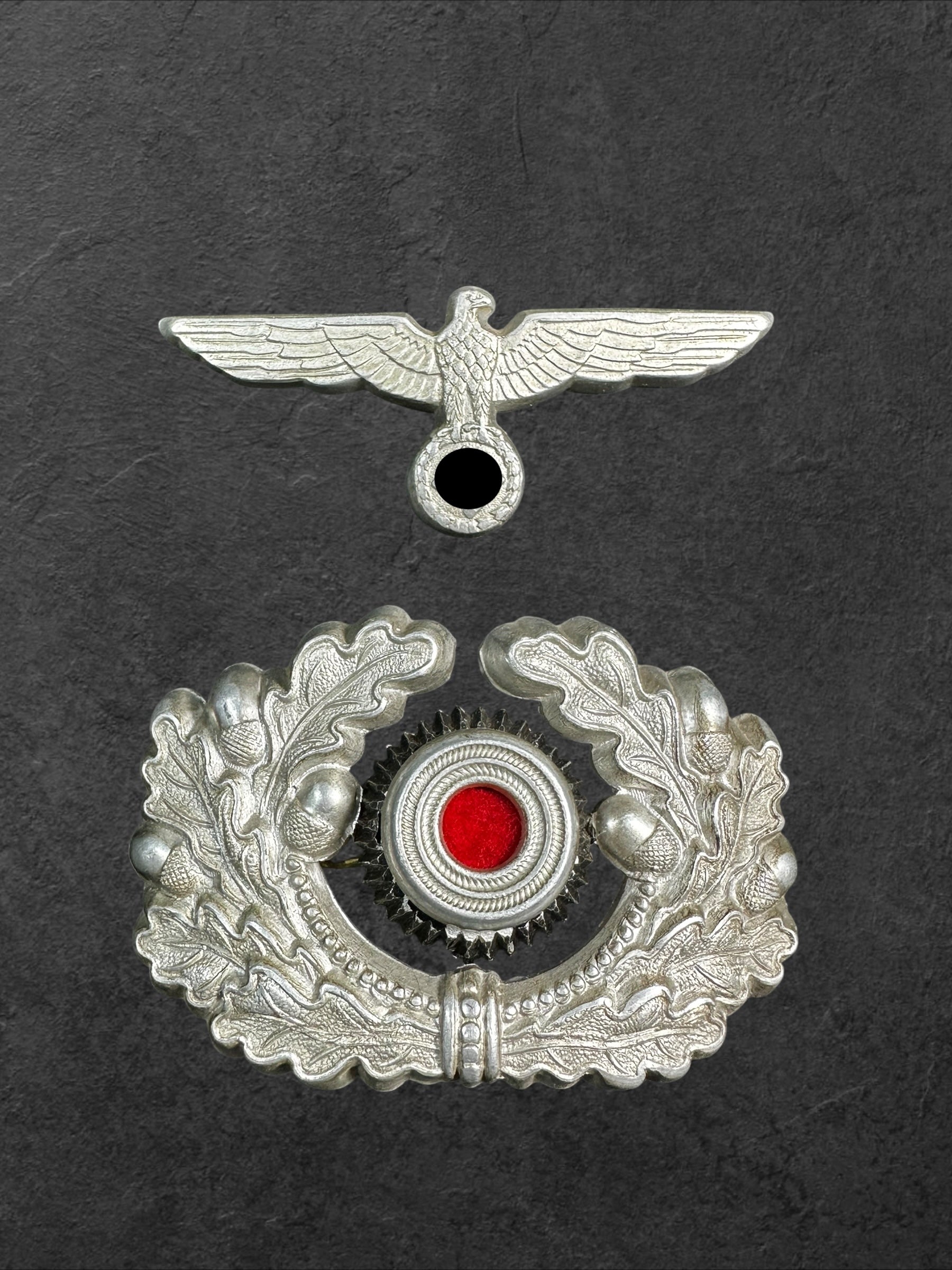 Dekoration für die Schirmmütze der Wehrmacht