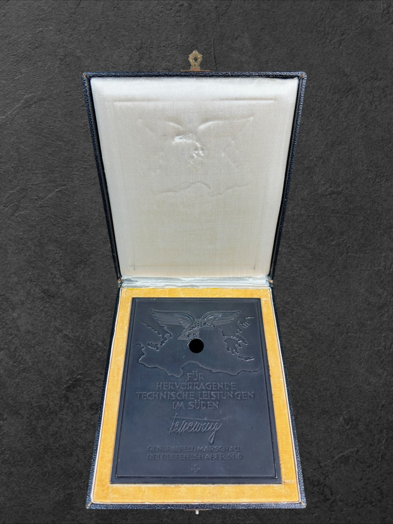 Ehrenschild "Für hervorragende technische Leistungen im Süden"