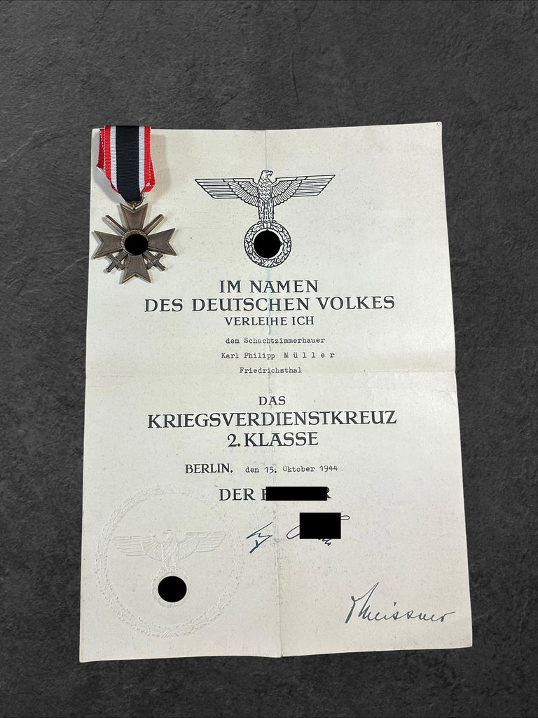 Kriegsverdienstkreuz 2.Klasse mit Schwertern und Verleihungsurkunde