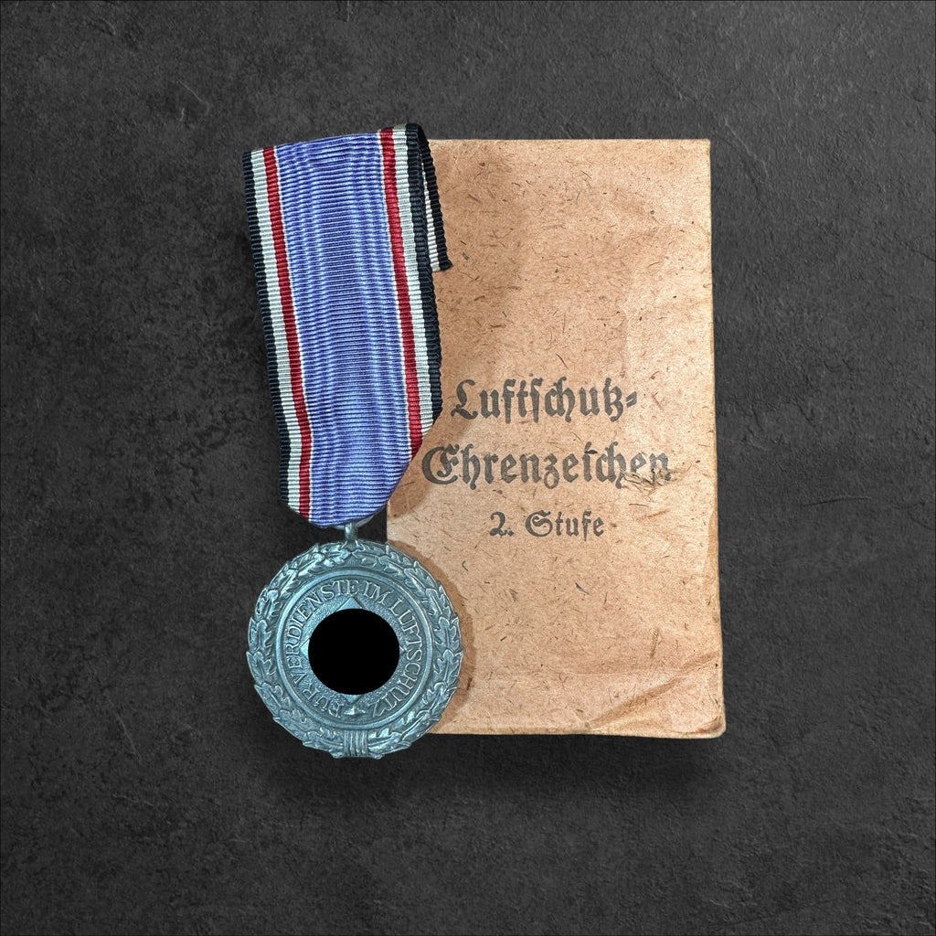 Luftschutzehrenabzeichen 2.Stufe mit Verleihungstüte