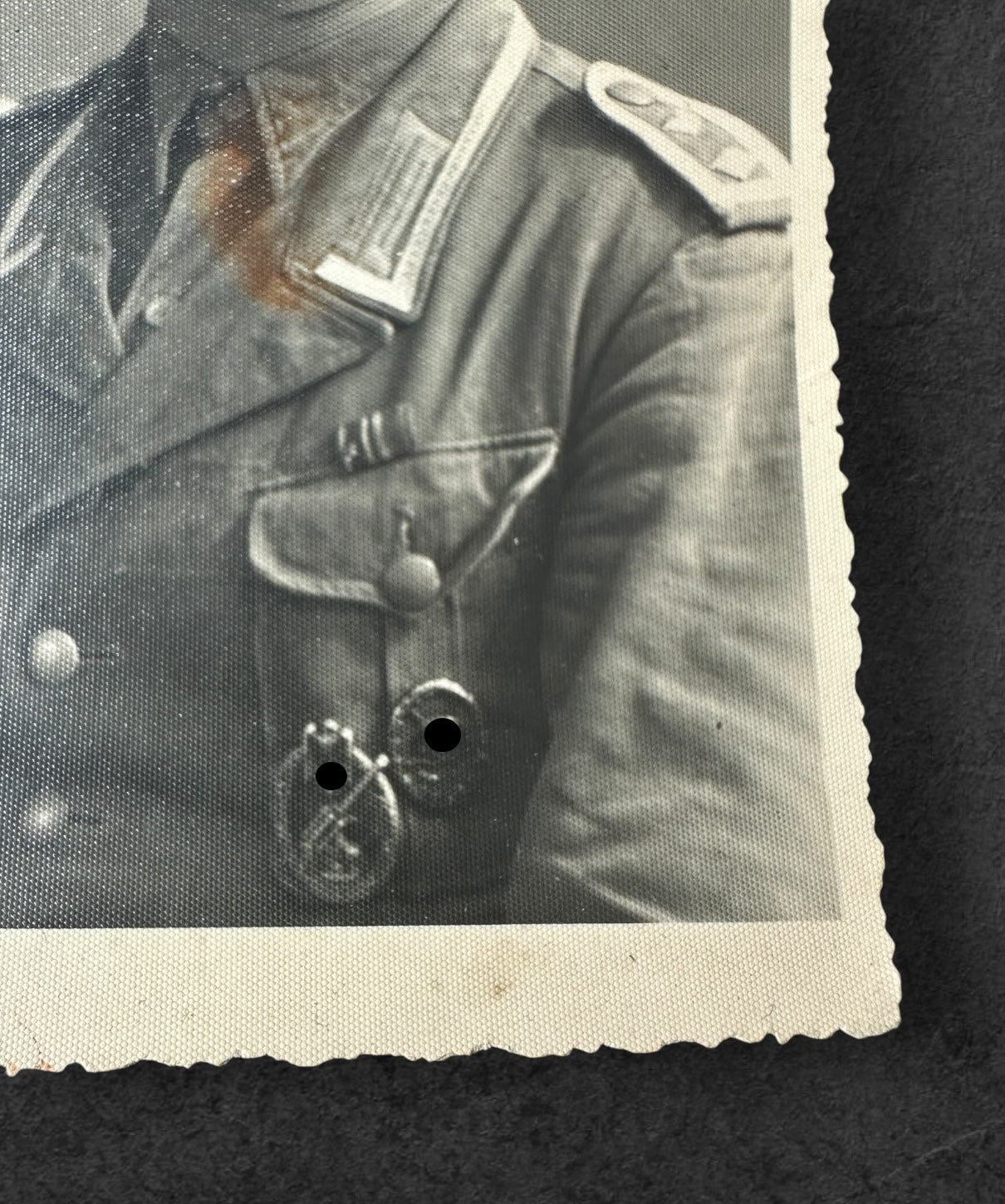 Fotografie eines Hauptfeldwebel mit Heeresflakkampfabzeichen