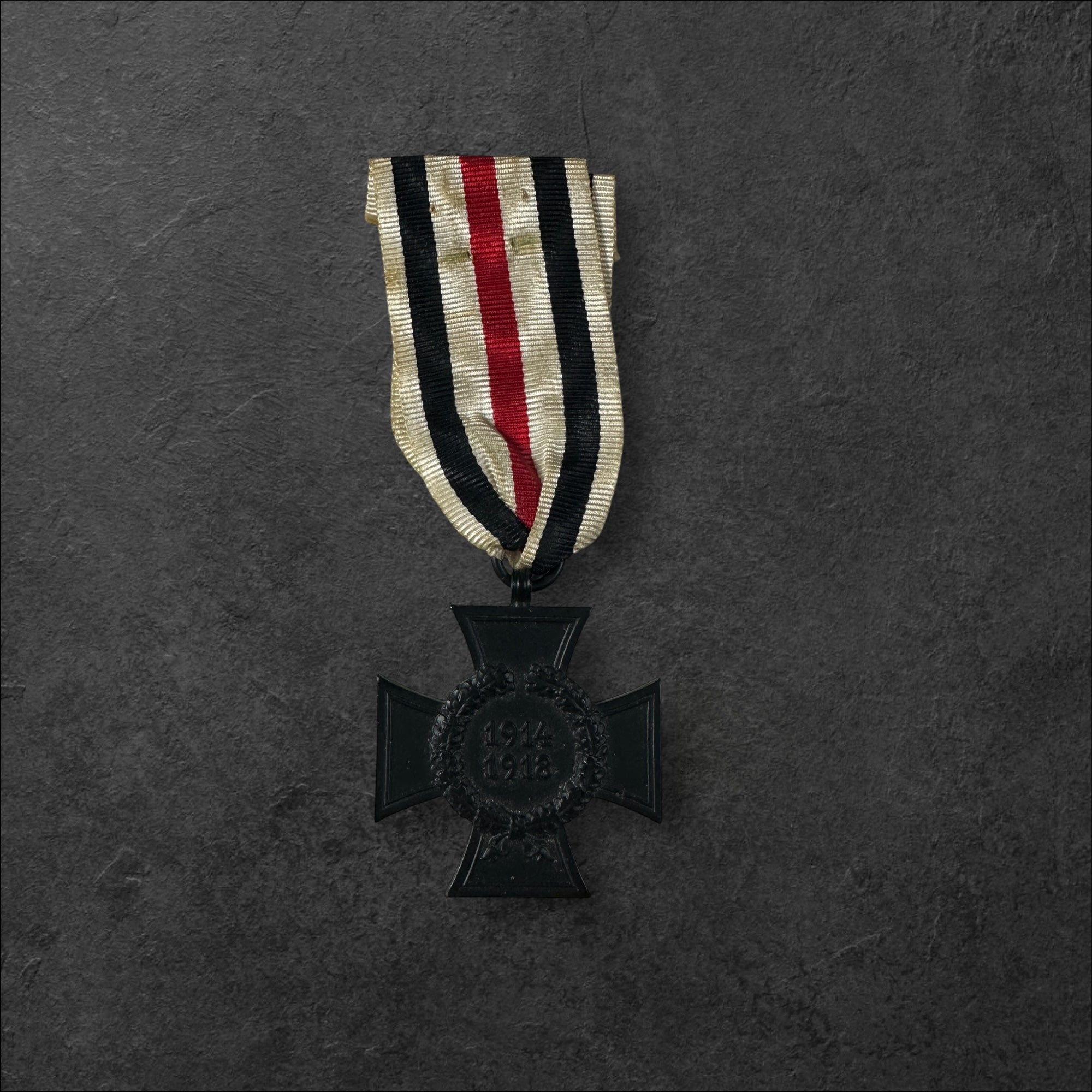 Witwenkreuz mit Verleihungsurkunde