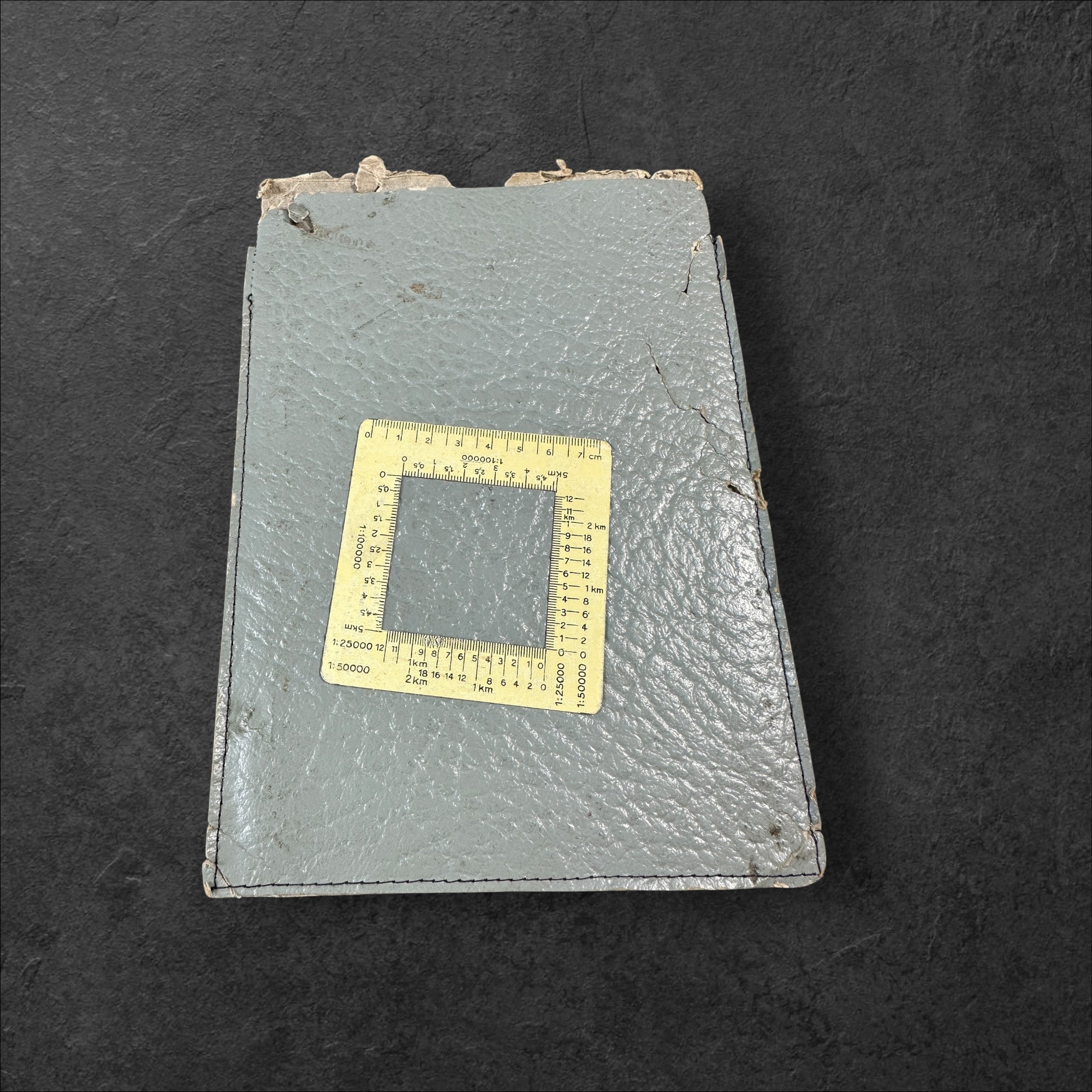 Zielgevierttafel mit Planzeiger und Gelände-Skizzen-Helfer